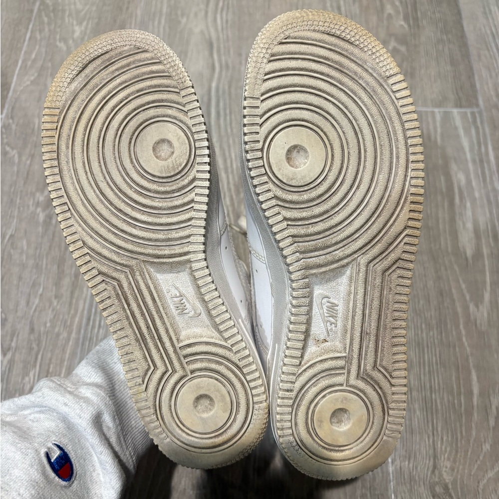 Nike White Low-Top Sneakers - Classic AF1 Style - Picture 6 of 7